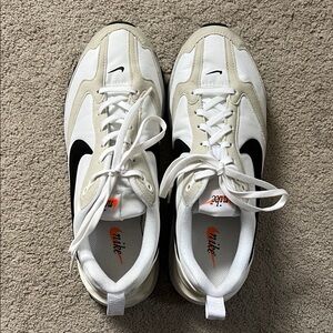 Nike Air Max Dawn white black light bone size 9.5 women’s